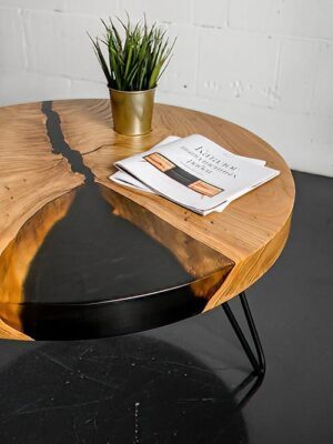 round-wood-side-table-epoxy-resin05.jpg