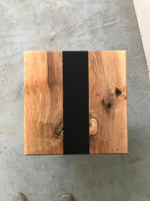 solid-wood-side-table-epoxy-resin03.jpg