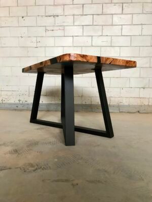 solid-wood-centre-table-epoxy-resin02.jpg